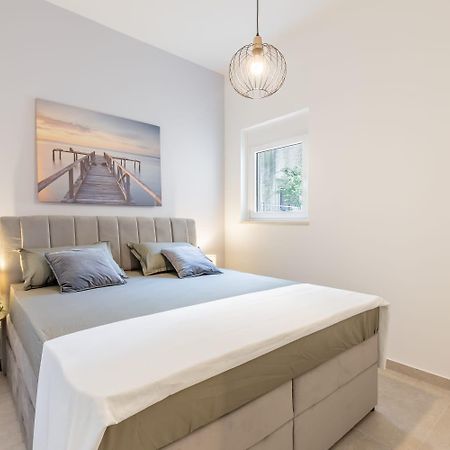 Apartments Sea Shore Сплит Экстерьер фото
