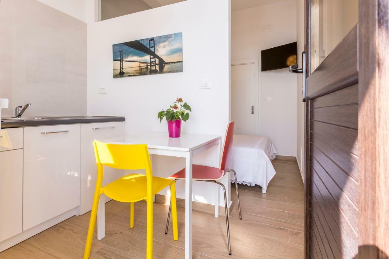 Apartments Sea Shore Сплит Экстерьер фото